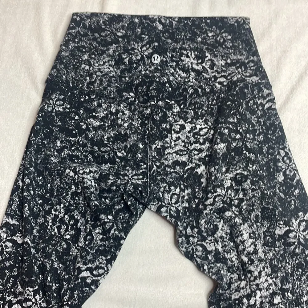 Lululemon Black and White Speckled Leggings Size 4
